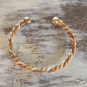 VINTAGE AVON bangle bracelet
